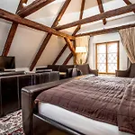 Hotel Dvur Hoffmeister 3*