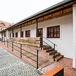 Dvur Hoffmeister 3*