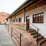 Dvur Hoffmeister Hotel Velké Číčovice