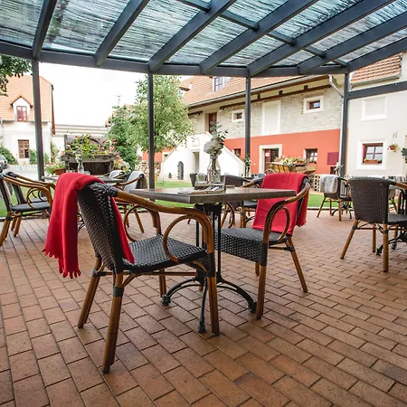 Dvur Hoffmeister 3*
