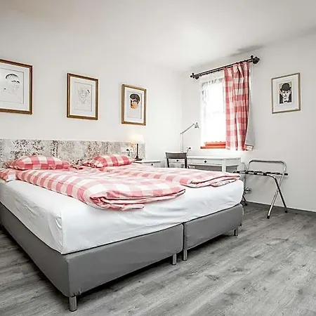 Dvur Hoffmeister Velké Číčovice