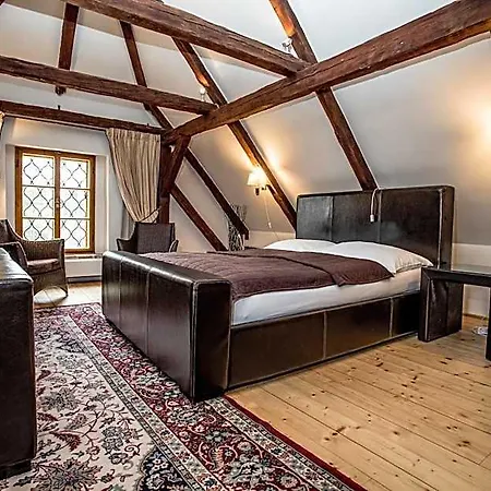 Hotel Dvur Hoffmeister 3*