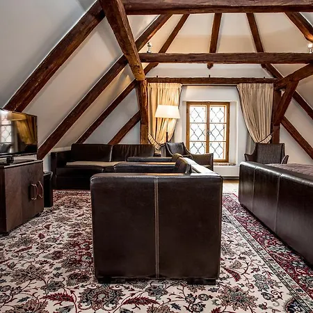 Otel Dvur Hoffmeister Velké Číčovice