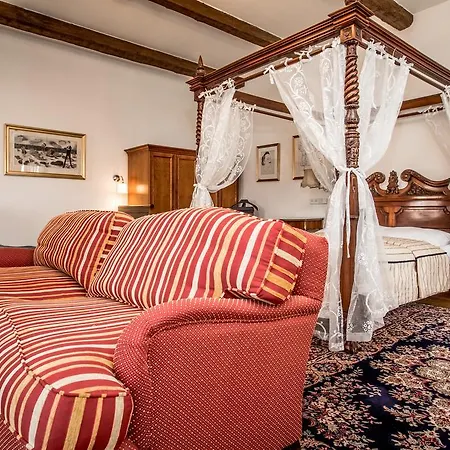 Otel Dvur Hoffmeister Velké Číčovice
