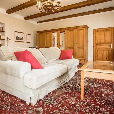 Dvur Hoffmeister Otel 3*