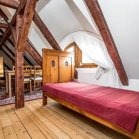 Otel Dvur Hoffmeister 3*