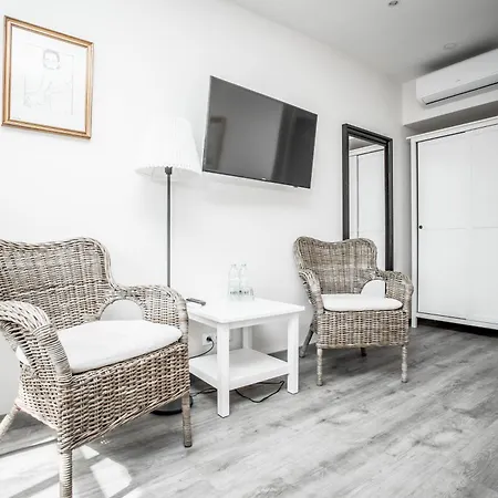 Hotel Dvur Hoffmeister Velké Číčovice