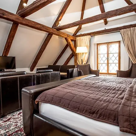 Otel Dvur Hoffmeister 3*