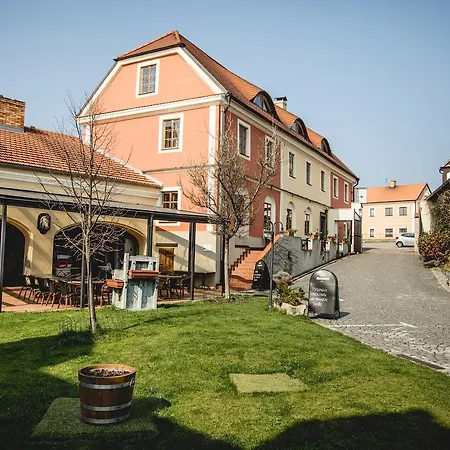 Dvur Hoffmeister 3* Velke Cicovice