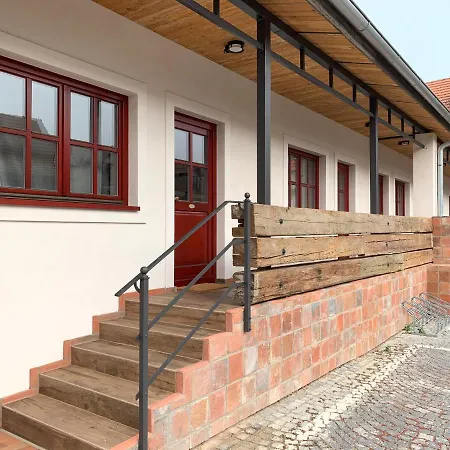 Otel Dvur Hoffmeister Velké Číčovice
