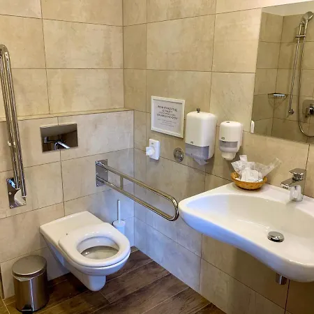 Dvur Hoffmeister Hotel 3*
