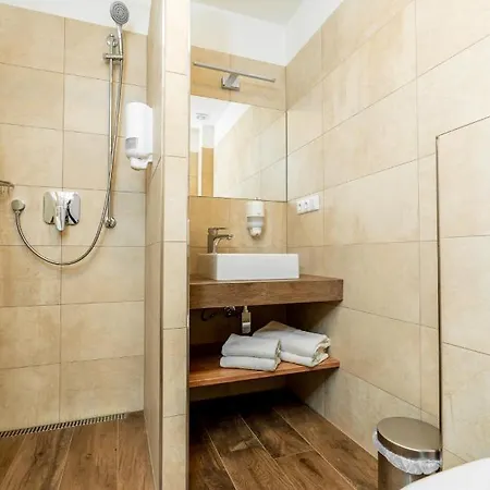Dvur Hoffmeister 3*