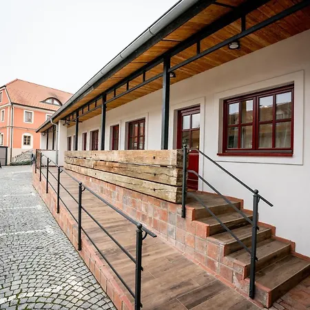 Dvur Hoffmeister Otel Velké Číčovice