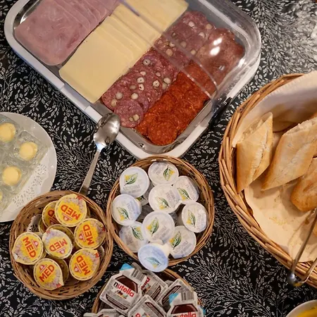 Dvur Hoffmeister Hotel Velké Číčovice