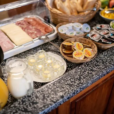 Dvur Hoffmeister Hotel Velké Číčovice