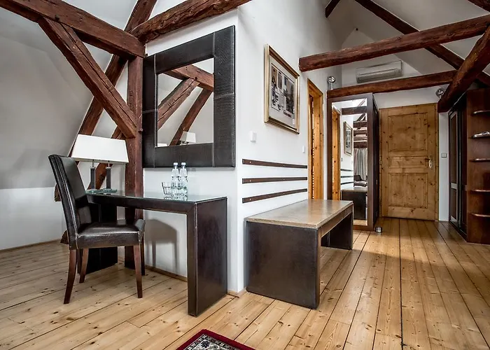 Dvur Hoffmeister 3*
