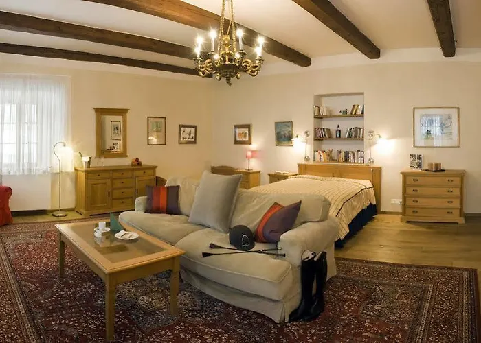 Dvur Hoffmeister Otel