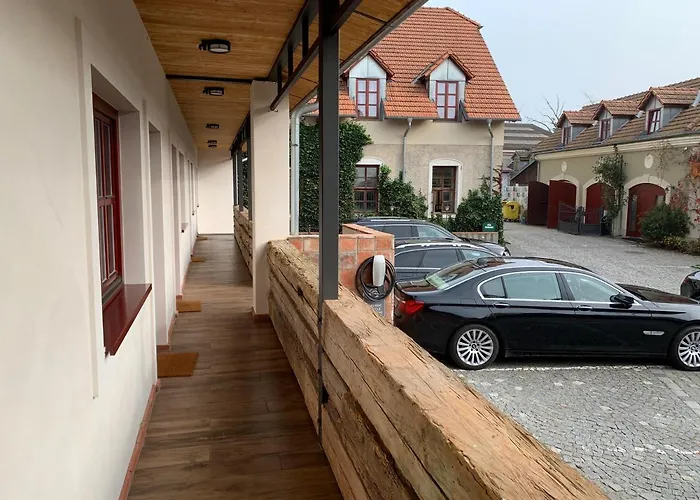 Hotel Dvur Hoffmeister 3*