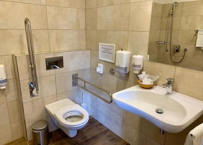Dvur Hoffmeister Hotel 3*