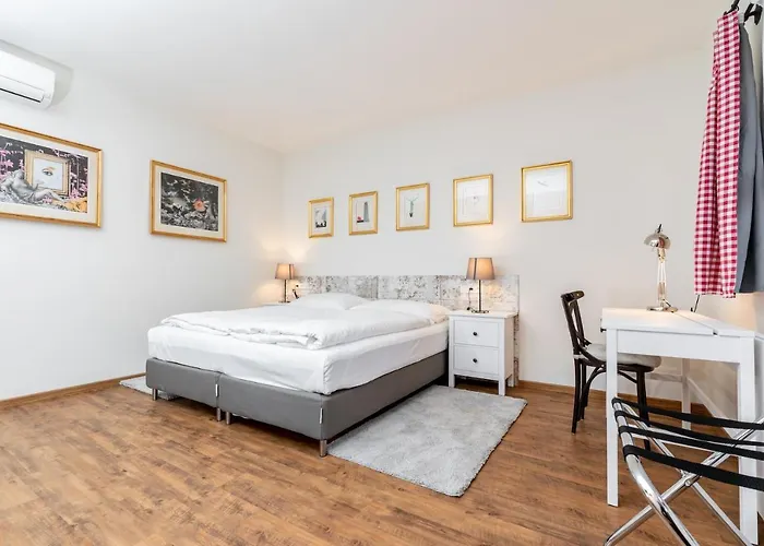 Dvur Hoffmeister Hotel Velké Číčovice