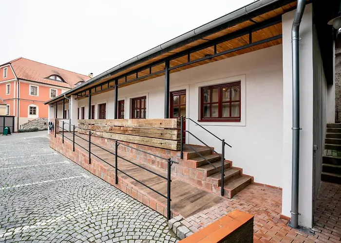 Dvur Hoffmeister 3*